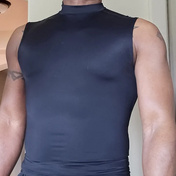 Black Sleeveless Athletic Top By MEAT - Picture 6 of 7